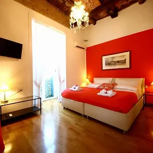 Talismano Luxury Rooms&apartments 2*, Napoli Italia